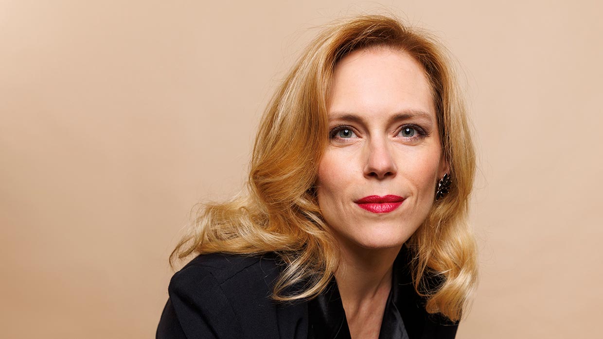 Emily-Newton Emily-Newton