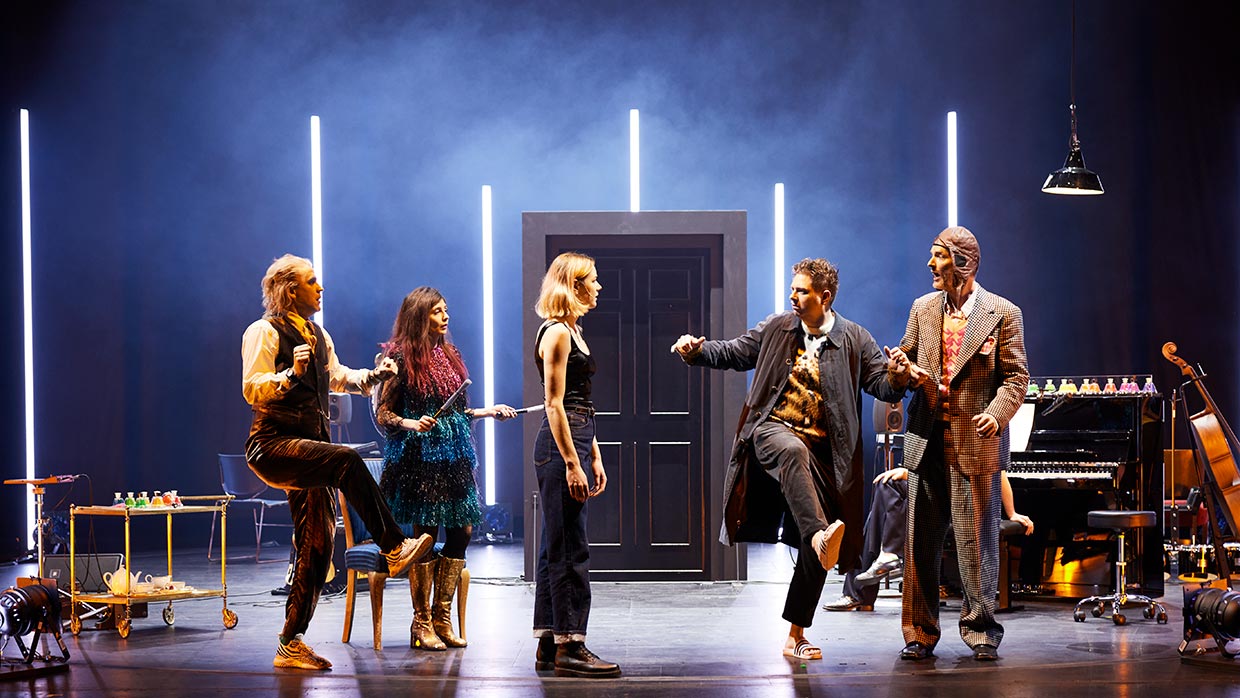 Alice header Alice header