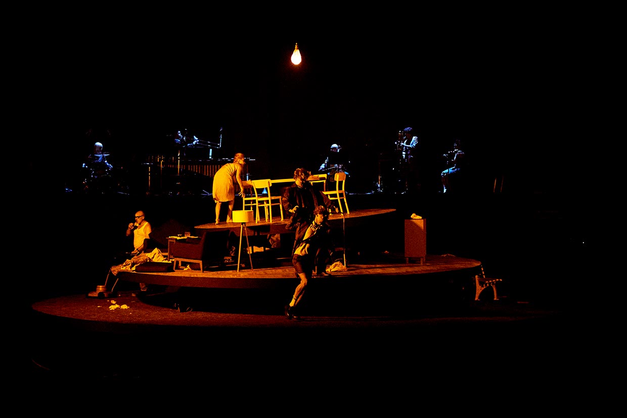 14 Eines langen Tages