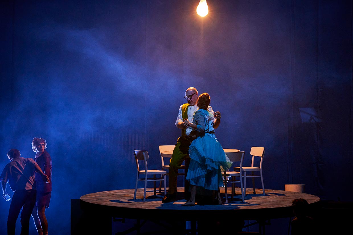 13 Eines langen Tages