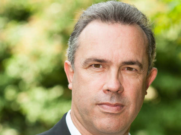 Simon Neal